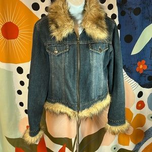 Jean Jacket with fur detail